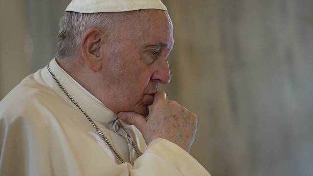 Papa Franjo predvodio molitvu Krunice za mir u bazilici svete Marije Velike