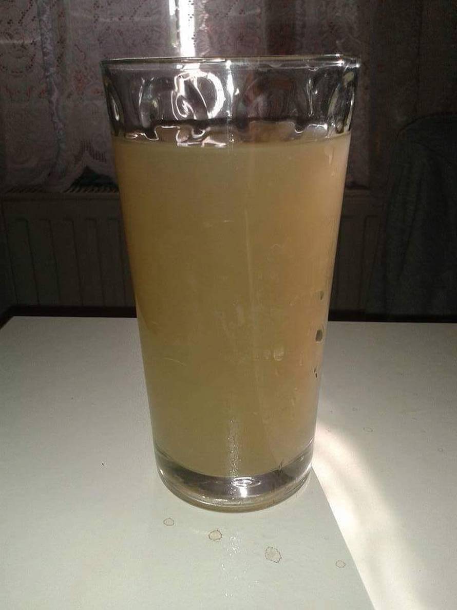 Vodu moraju kupovati: Plaćaju račune, a iz slavine curi mulj