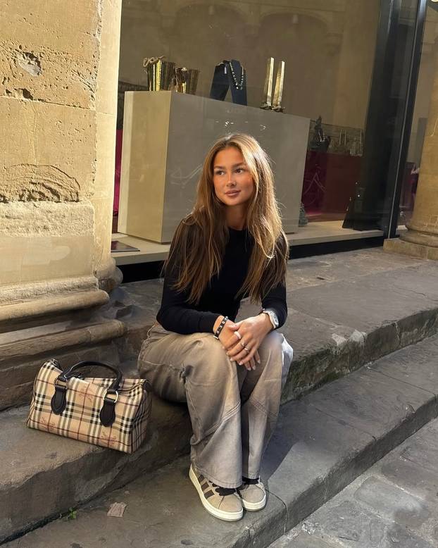 FOTO Šveđanka napravila vrući ljetni transfer. Alice spremna za avanturu na obali Mediterana