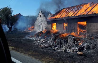 Požar u Dicmu: Izgorjele kuće, ljudi nemaju čime gasiti vatru