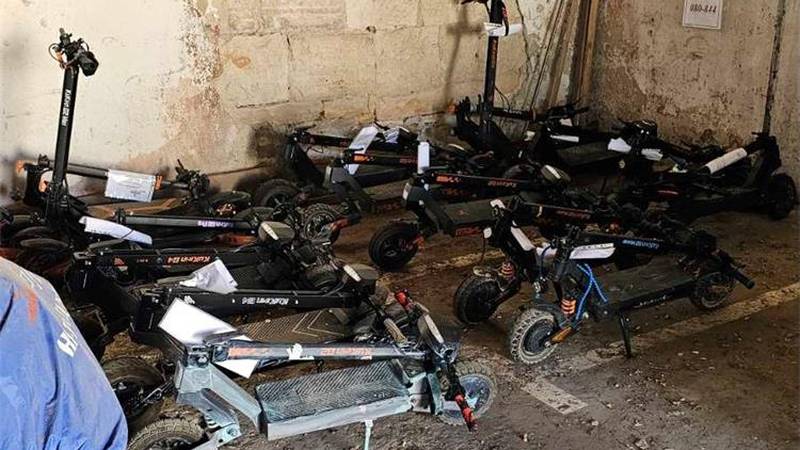 Maloljetniku u Puli policija je oduzela el. romobil: Pogledajte što su sve do sad zaplijenili