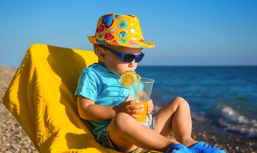 Bebe do šest mjeseci ne smiju na sunce jer im je koža tanka