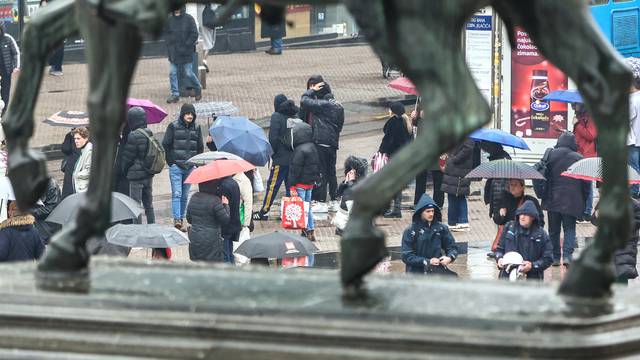 Zagreb: Kišni dan u središtu grada