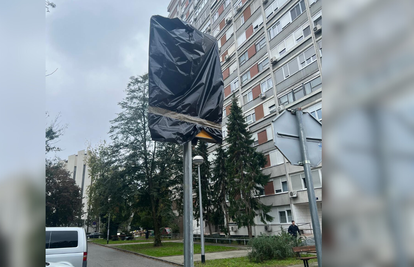 FOTO Građane iznenadile crne vreće preko tabli. Zagreb uvodi blokove i nova pravila parkinga