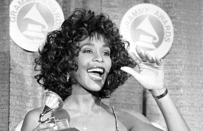 Pop divu Whitney Houston (48) našli mrtvu, utopila se u kadi?
