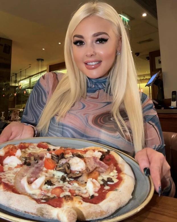 FOTO Bujnoj influencerici ova fobija otežava život: 'Bojim se!'