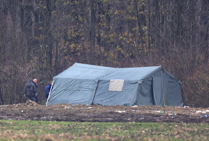 Detalji o masovnoj grobnici kod Vukovara: Našla je SOA, ljudima su ruke bile zavezane žicom
