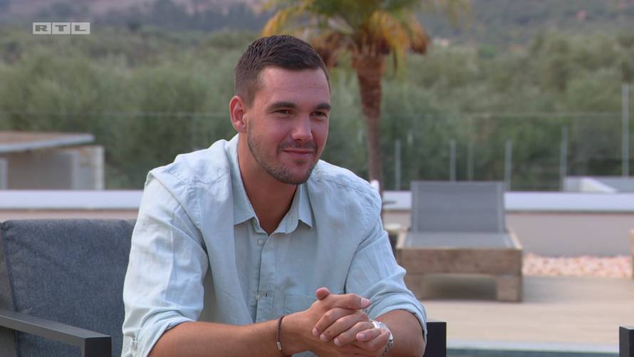 'Savršeni' Karlo šokirat će cure priznanjem: 'Već sam se ljubio'