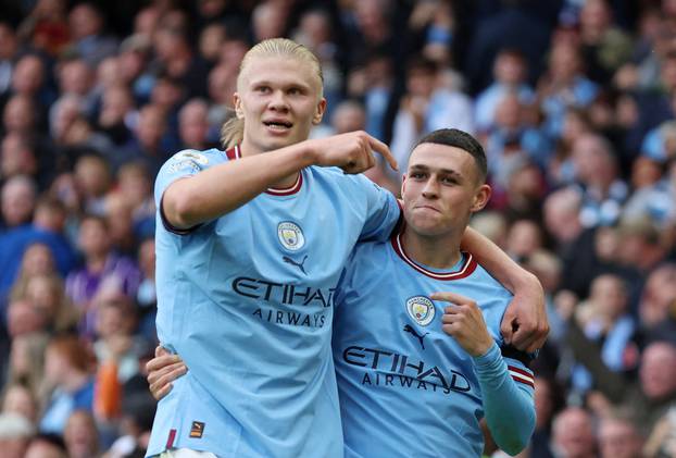 Premier League - Manchester City v Manchester United