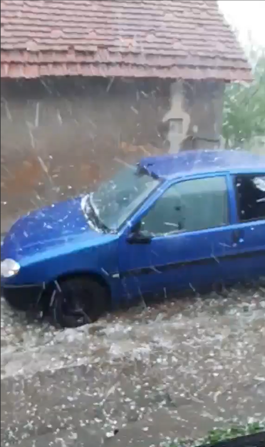 VIDEO Strašna oluja u Slavoniji, padala nagla tuča: 'U životu nisam vidjela ovo nevrijeme'