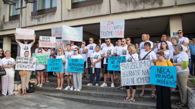 Dubrovnik: Mirni prosvjed ispred Suda zbog mogućeg puštanja albanske vozačice da se brani sa slobode