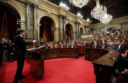 Još nije proglasio neovisnost Katalonije: 'Želimo pregovore'