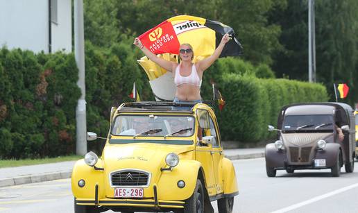 Spačeki okupirali Trg: Ma ovo je naš automobilski Woodstock