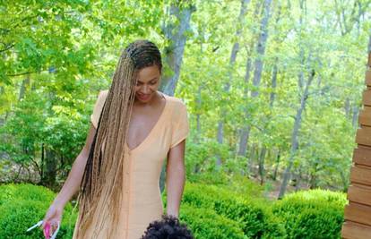 Neobična peticija: Tisuće ljudi traži da Beyonce počešlja kćer