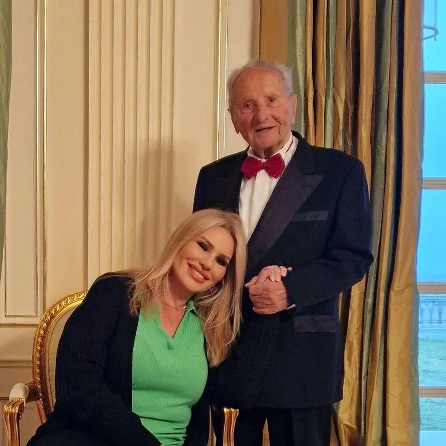 Iva Todorić u glamuroznom crvenom izdanju objavila: 'Bila je ovo najbolja godina...'