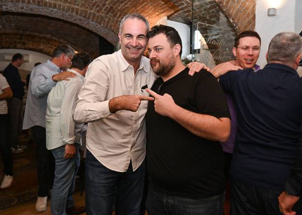 Zagreb: Brojni poznati na humanitarnom šahovskom turnir u konobi Mašklin i Lata