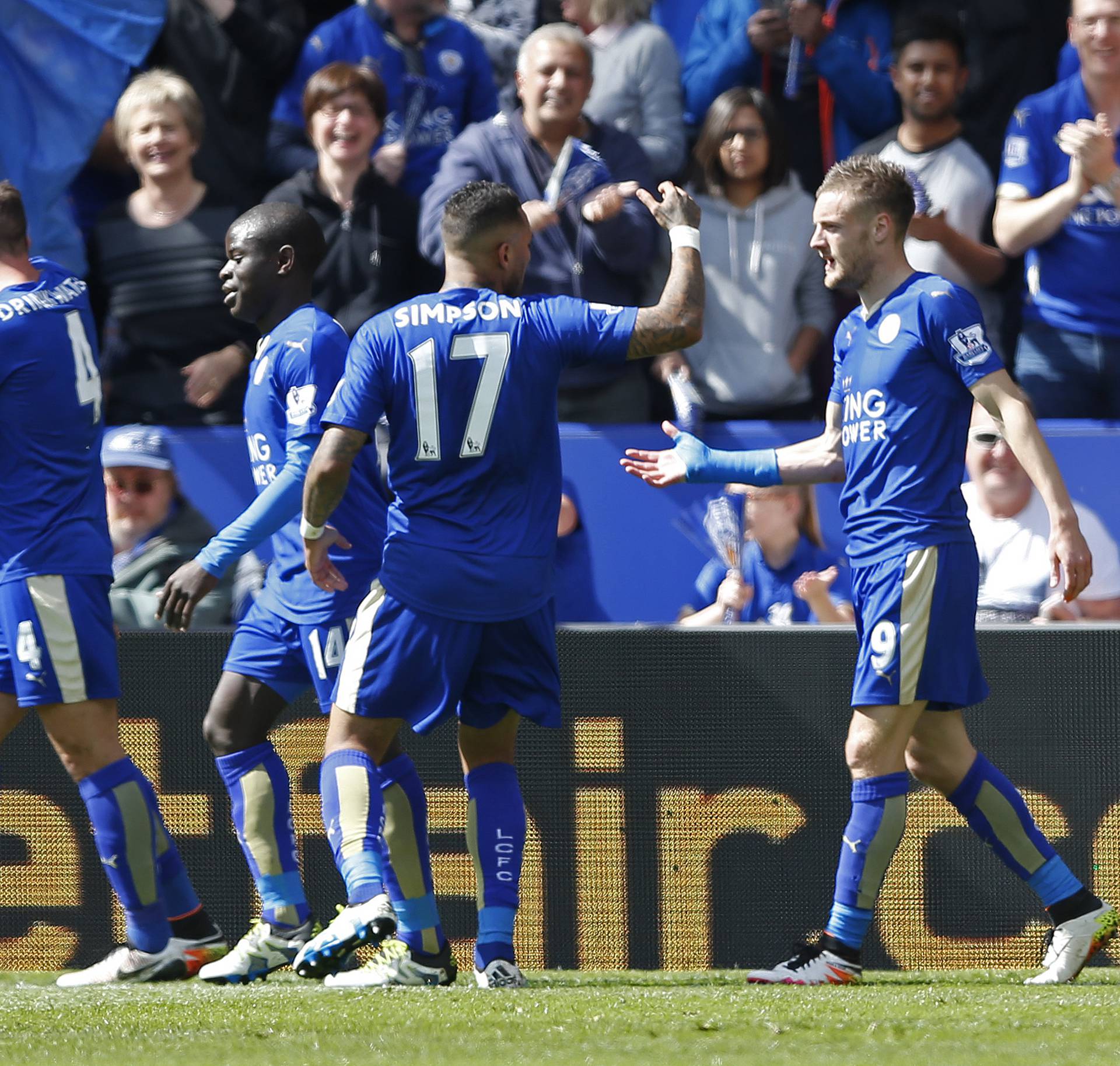 Leicester City v West Ham United - Barclays Premier League