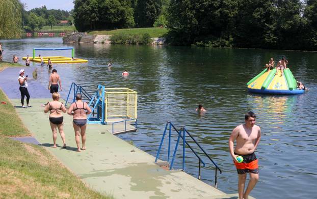 U Karlovcu i službeno otvorena sezona kupanja na rijeci Korani