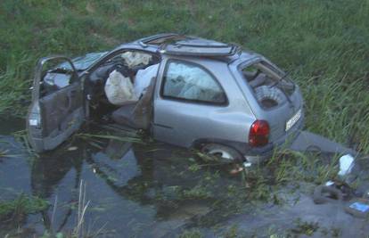 Sisak: Sin Corsom sletio s ceste, a otac (55) poginuo