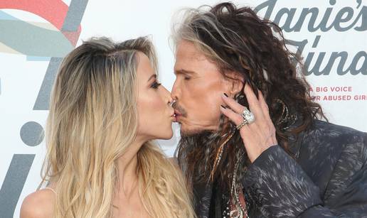 Steven Tyler  ljubio 40 godina mlađu Aimee, fanovi ih 'osudili'