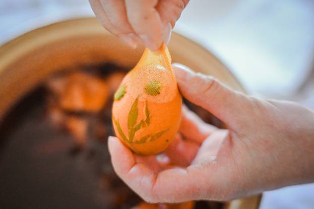 Zagreb: Tradicionalno bojanje uskršnjih jaja