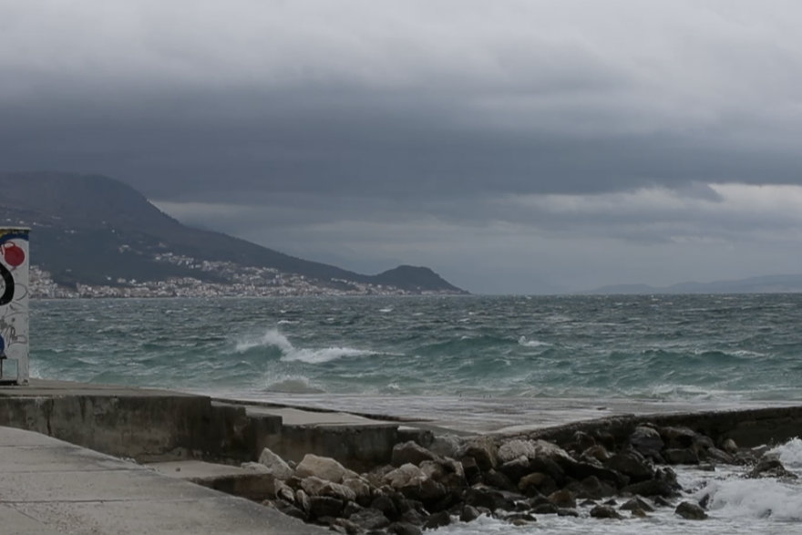 Split: Olujno jugo na plaži Duilovo