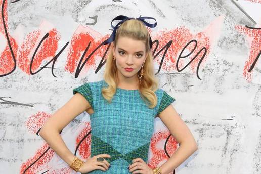 Anya Taylor-Joy prava je retro ikona: Nosi kreacije koje kao da su stigle iz davnih šezdesetih