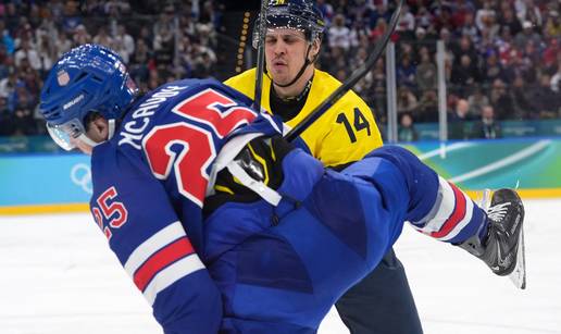 Ludi hokejski dan. I Amerikanci jedva pro&scaron;li u polufinale ZOI-ja
