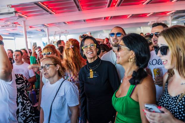 Split: Trajekt Oliver na kojem se održava koncert za vrijeme plovidbe do Vela Luke