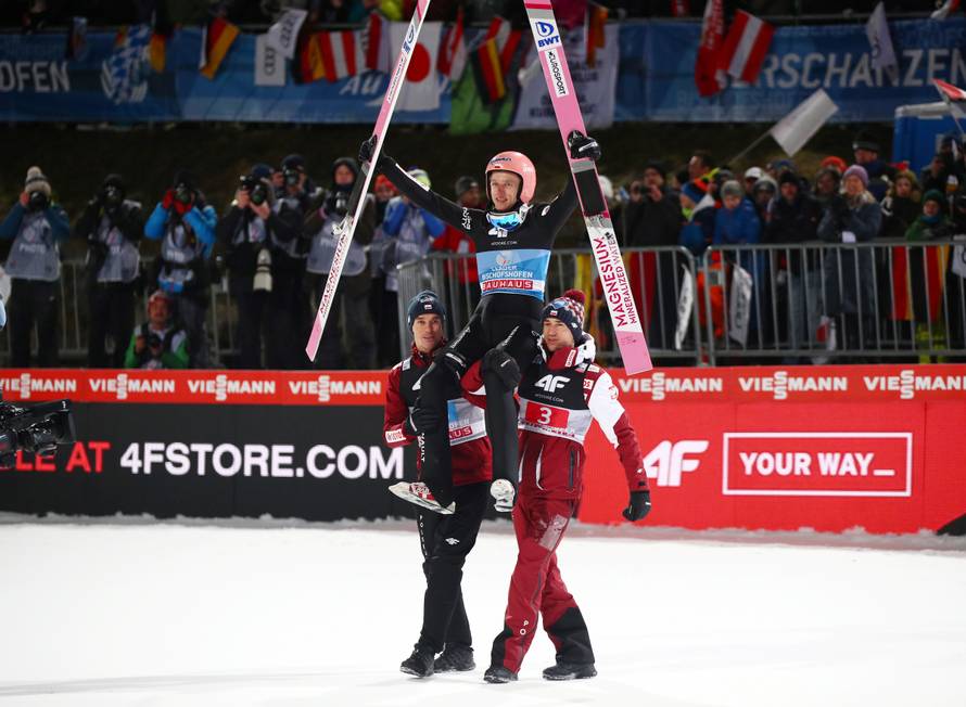 Kubacki letio 143 metra! On je pobjednik Novogodišnje turneje