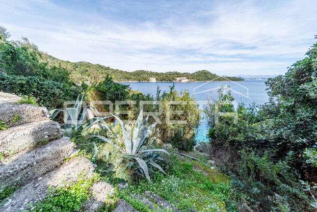 FOTO Na Mljetu se prodaje kuća uz more koja treba renovaciju: Cijena će vas šokirati!