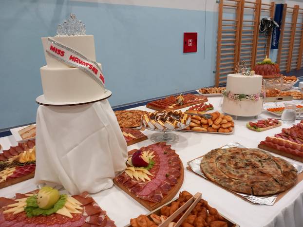 FOTO Pogledajte kakav doček je Tomislavgrad priredio za Miss Hrvatske: Ona je pustila i suzu