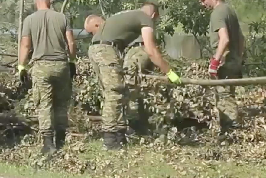 Hrvatska vojska čisti Cernu nakon oluje: 'Slavonijo, nisi sama'