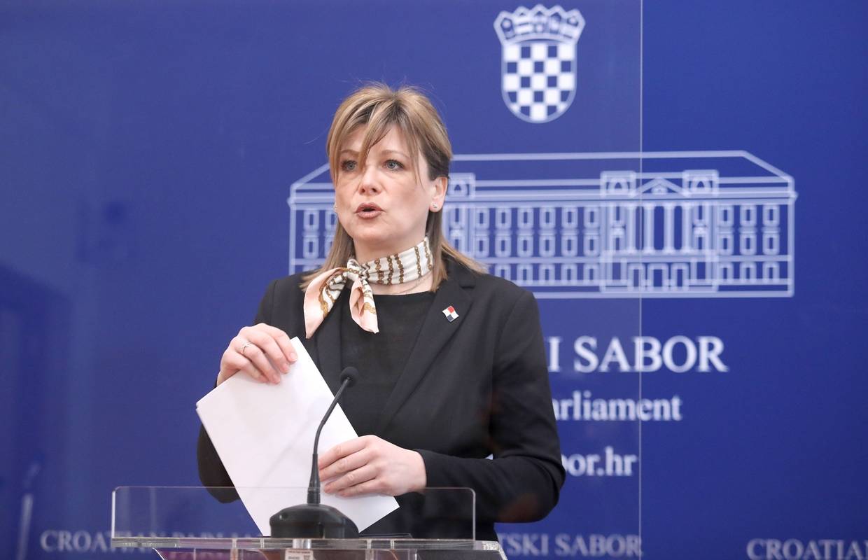 Krišto: Plenković oko sebe okuplja samo ucjenjive ljude