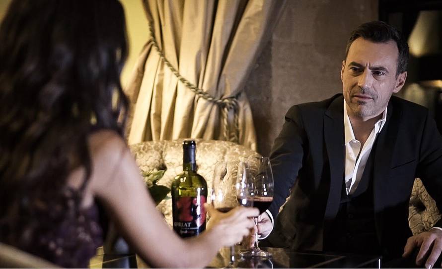 Nekad se bavio manekenstvom, a sada pjeva 'To bi zaslužio...'