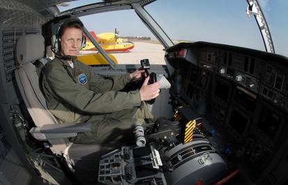 Ženski Top Gun: Diana je  jedina pilotkinja kanadera u Hrvatskoj