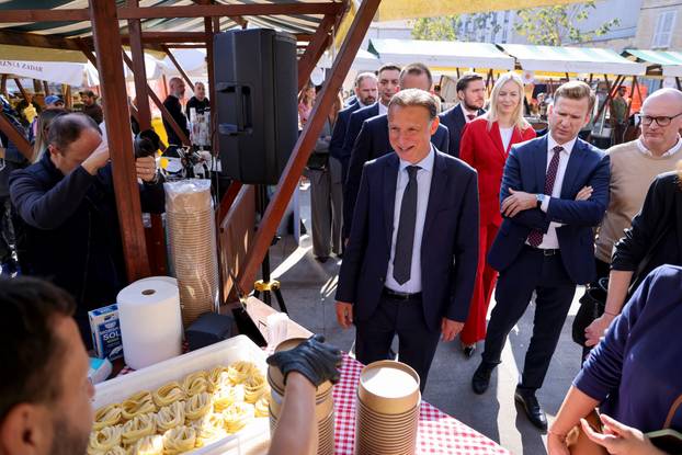 Zadar: Predsjednik Hrvatskog sabora Gordan Jandroković obišao je manifestaciju pod nazivom „Pijat na Pijaci“ 