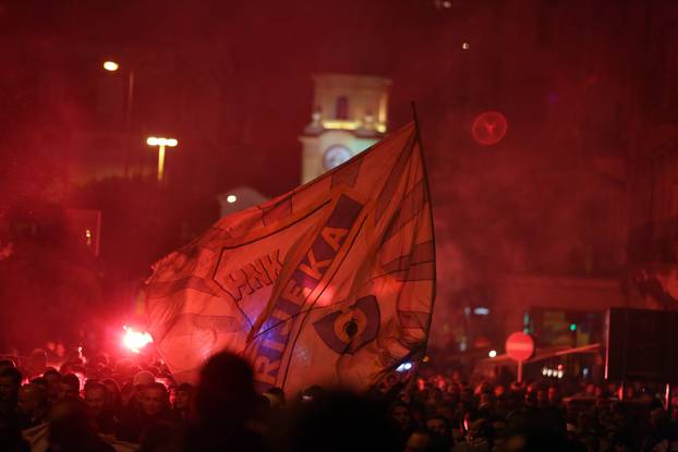 Rijeka: Armada trajektom krenula na jadranski derbi