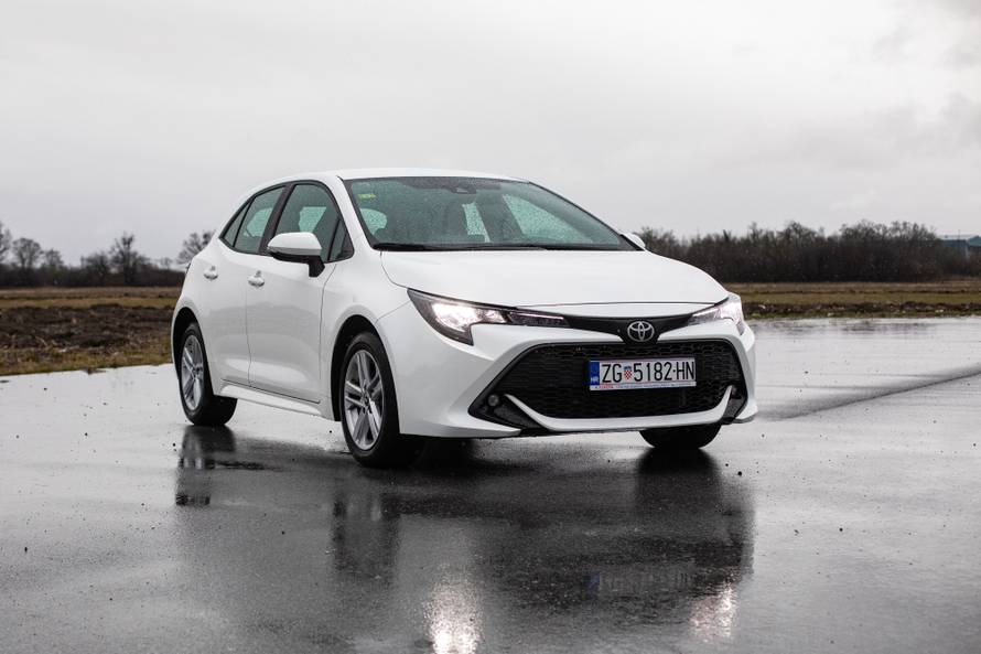 Bez hibrdnog pogona nije tako štedljiva, ali je vrlo povoljna