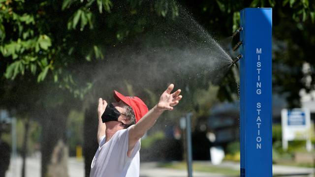 Heatwave hits the Canadian west coast