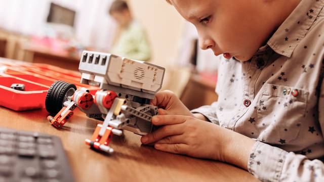 Kako vide budućnost: Male će robotičare ocjenjivati profesori