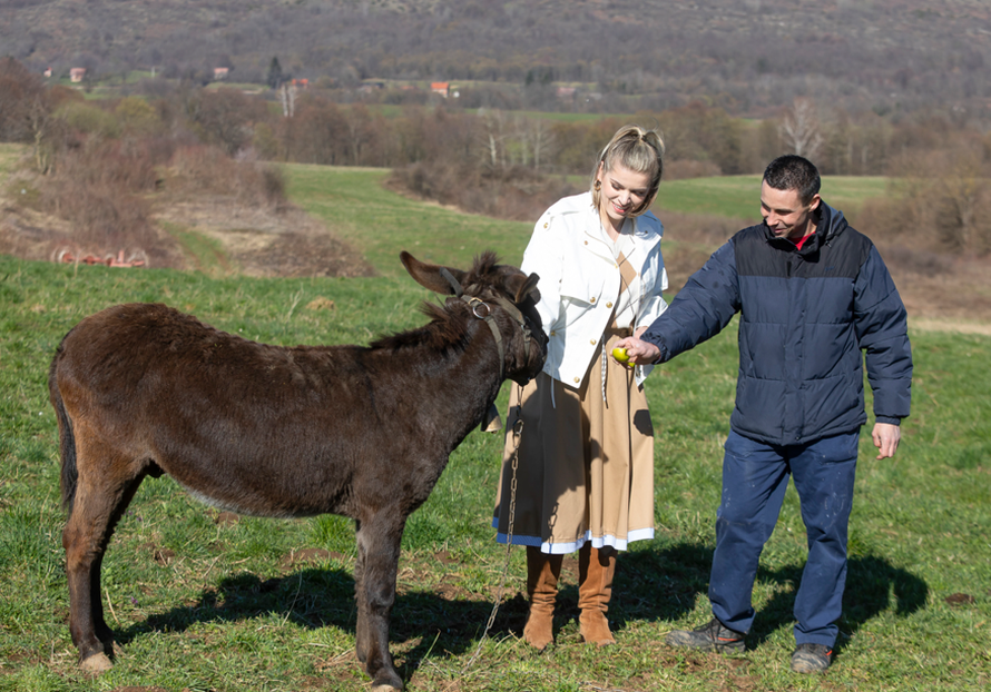 Farmeri iz 'Ljubav je na selu'  Anitu su vozili na traktoru, a kod nekih je i zasukala rukave