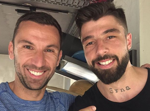 Srpski nogometaš Uroš Vitas tetovirao je na vratu - Srna...