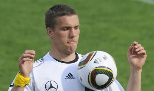 Podolski: Ballack bi trebao biti kapetan Njemačke...