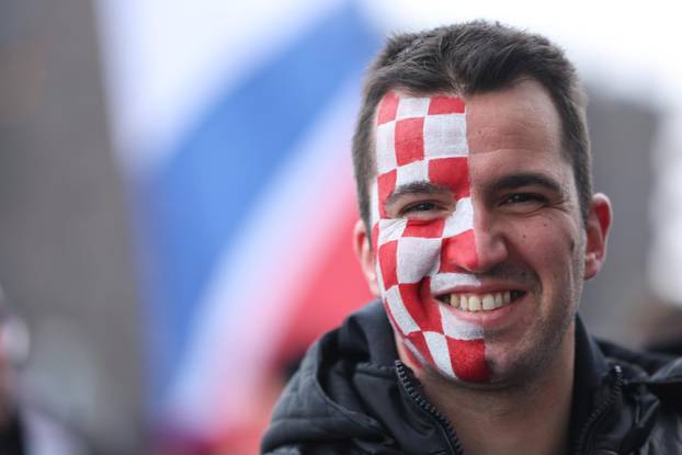 Oslo: Navijači ispred Unity Arene u kojoj se večeras održava finale Svjetskog rukometnog prvenstva