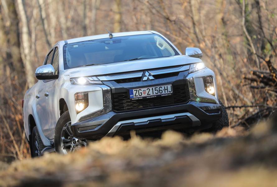 Mitsubishijev terenski radnik može biti i šminker na cesti
