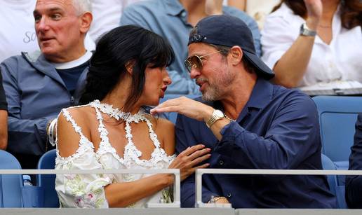 FOTO Brad Pitt ljubi 29 godina mla&dstrok;u, a u lo&zcaron;i sve zasjenio legendarni glumac u godinama