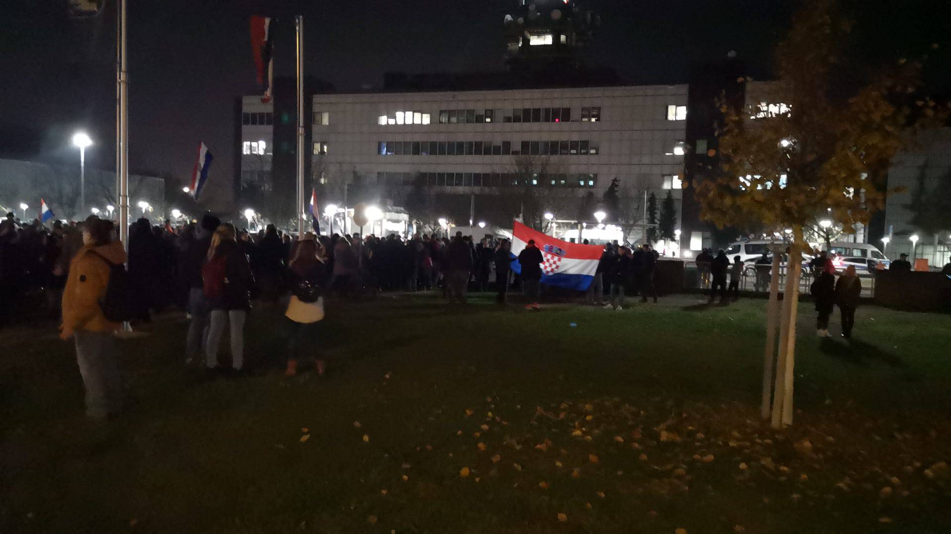 Gotov prosvjed ispred HRT-a, prosvjednici se počeli razilaziti