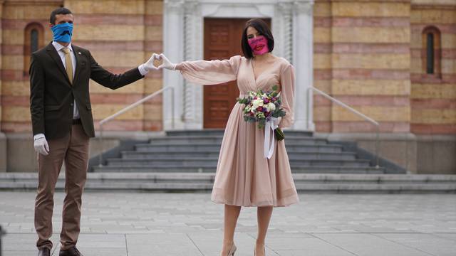 U Banja Luci se vjenčao jedini par koji nije otkazao ženidbu