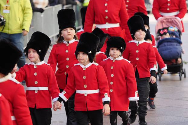 FOTO Najslađa galerija danas - Riječkim karnevalom prošetalo tisuće maškara